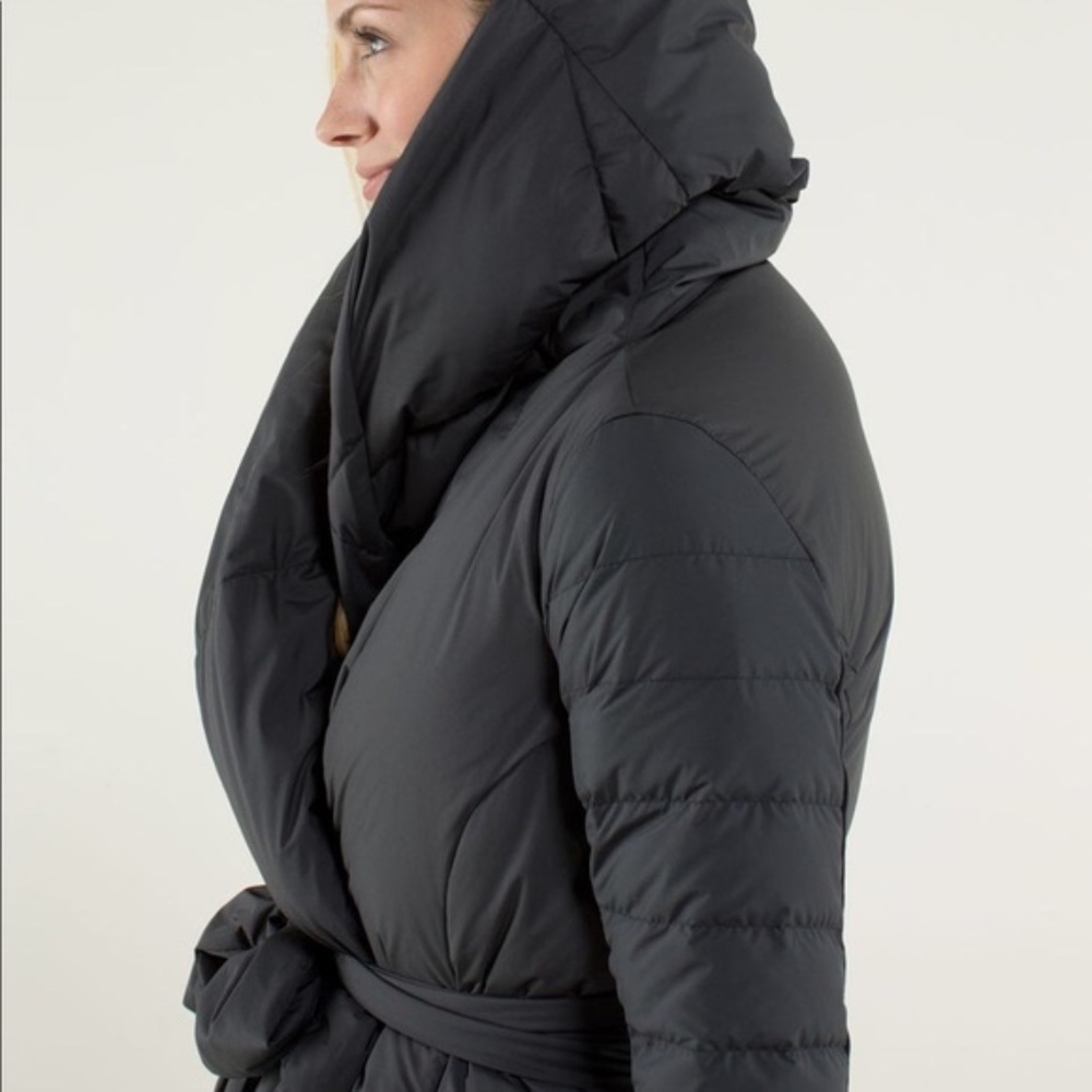 RARE Lululemon Enfold Wrap Puffy Jacket Black Coal - Size 4 - Picture 3 of 5